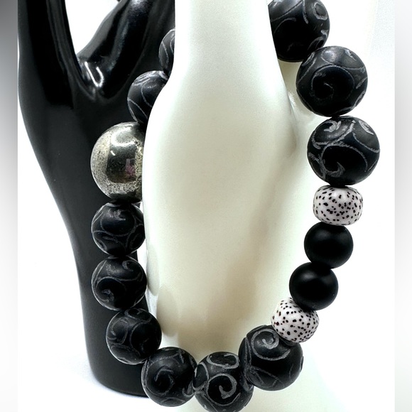 PYRITE + ONYX STONES NATURAL BRACELET size 8” - Picture 2 of 8